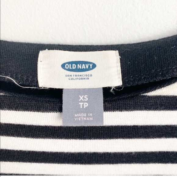 Old Navy - Black and White Striped Top Size XS - Picture 2 of 3